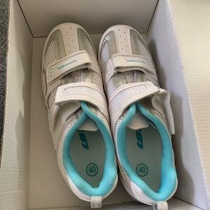 Louis Garneau Spin Shoes Size 40 New Blue/White